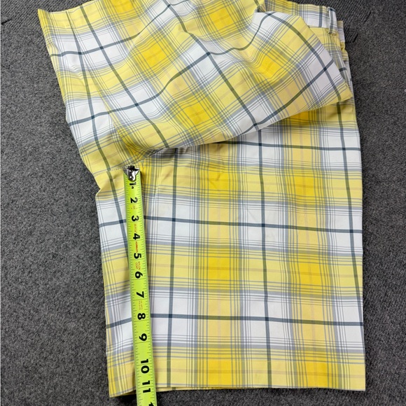 Nike Golf Tour Performance Mens Flat Front Plaid 11" Golf Shorts Size 36 - Picture 8 of 8
